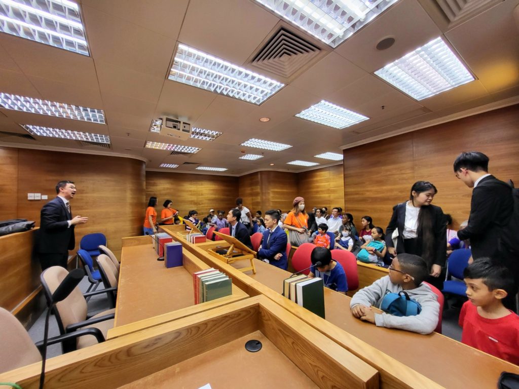 Abounding in Hope – Young Kids Exploring the Moot Court in Shue Yan