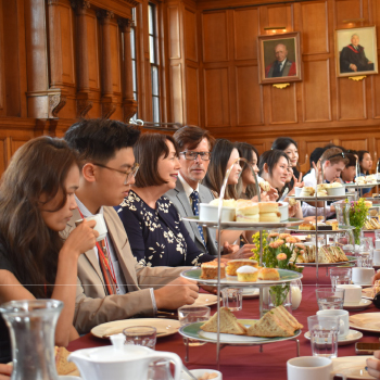 仁大與牛津大學合辦暑期交流計劃 25名學生赴英文化交流